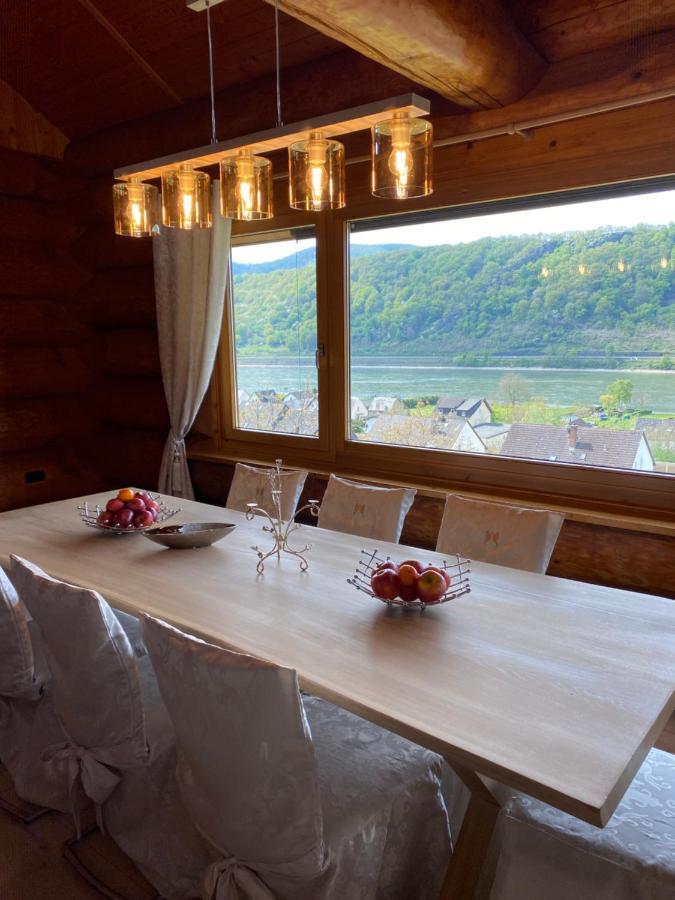 Traumhaftes Blockhaus Am Rhein Villa Kamp-Bornhofen Bagian luar foto